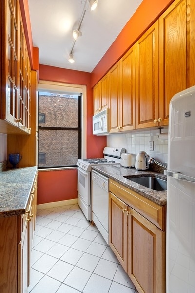 108 East 91st Street, Unit 5C Manhattan, NY 10128 - Photo 3 of 6