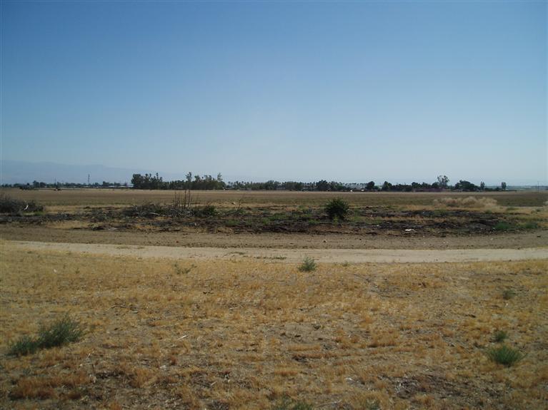 3568 Harmon Road Bakersfield, CA 93307 - Photo 14 of 16 Gallery Image 14