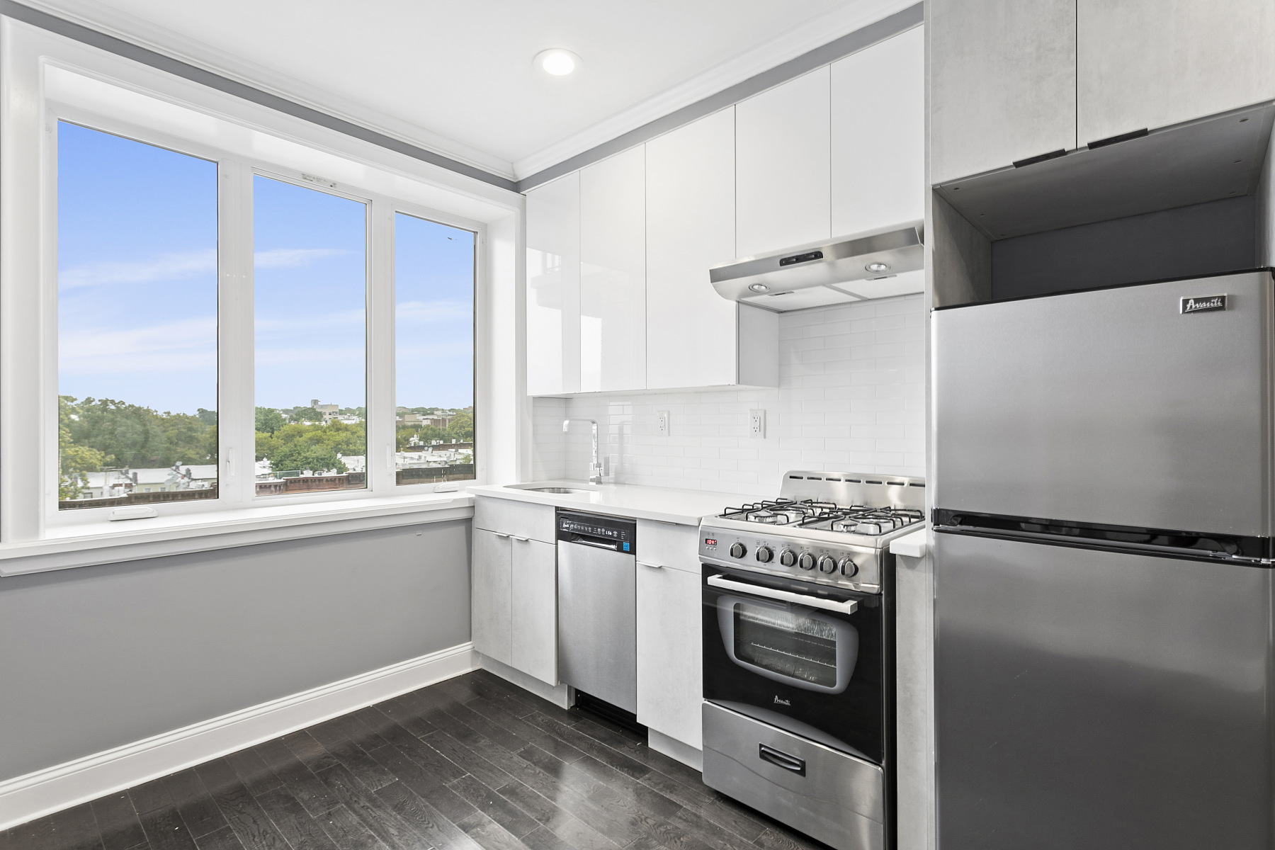 413 57th Street, Unit 4A Brooklyn, NY 11220 - Photo 4 of 10