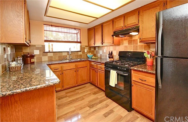 1208 Mayflower Avenue, Unit C Monrovia, CA 91016 - Photo 20 of 47 Granite counter tops