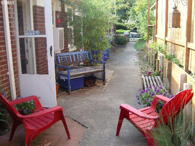 2643 Northwest Raleigh Street, Unit 36 Portland, OR 97210 - Photo 13 of 15 Gallery Image 13