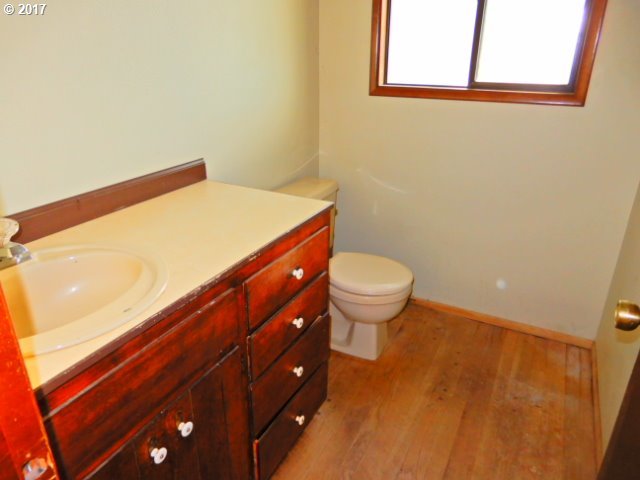 1963 7th Street Springfield, OR 97477 - Photo 16 of 25