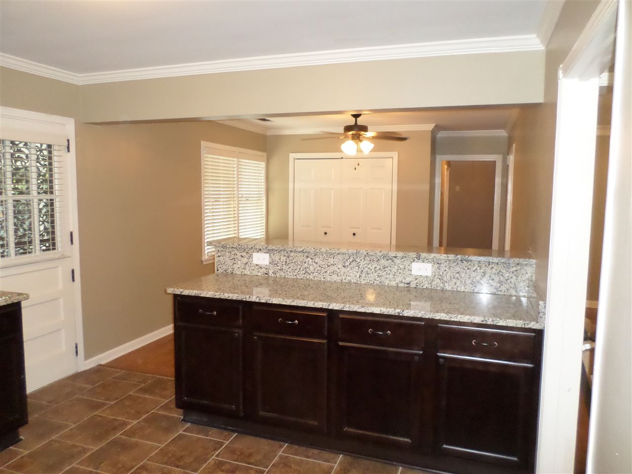 5220 Sequoia Road Memphis, TN 38120 - Photo 9 of 25
