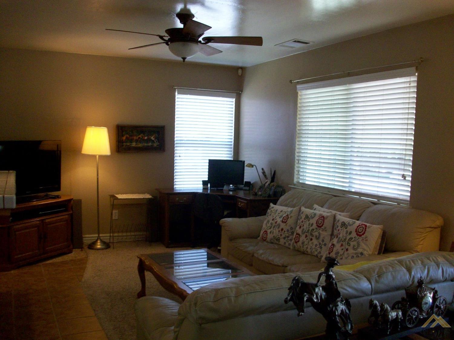 21712 Adobe Road Bakersfield, CA 93307 - Photo 6 of 40