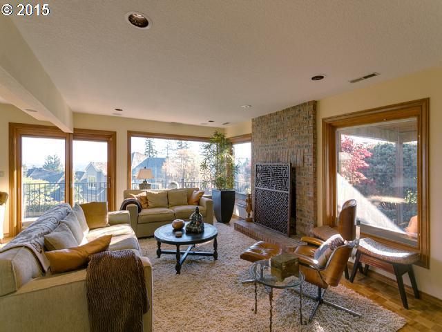 970 Southwest Summit View Court Portland, OR 97225 - Photo 10 of 16 Gallery Image 10