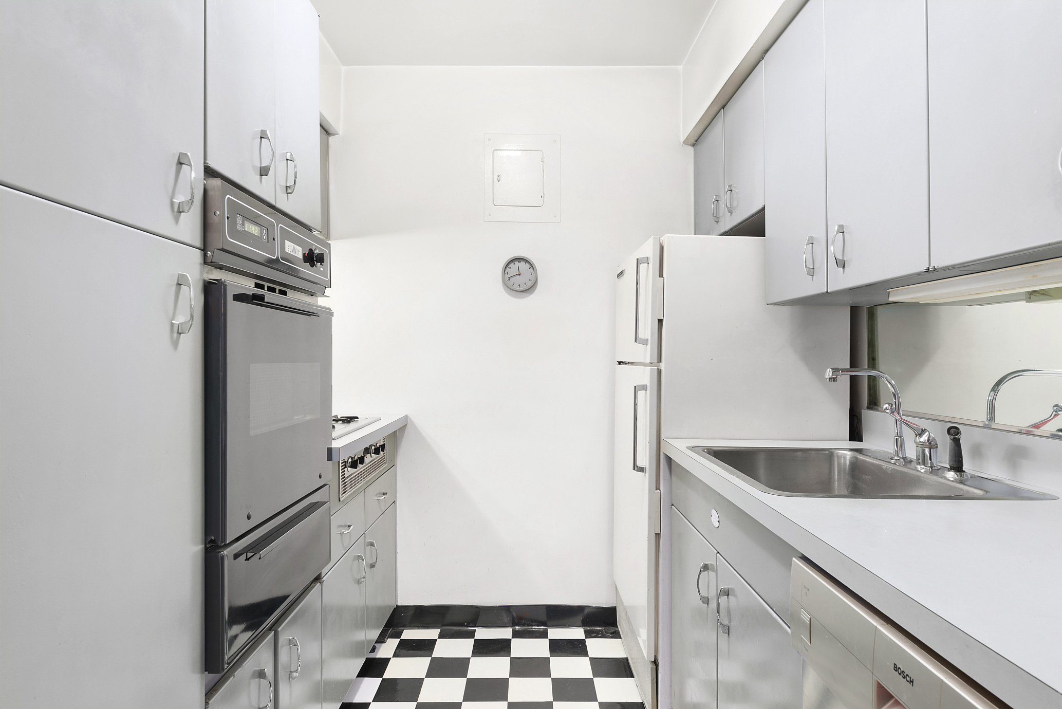 100 West 57th Street, Unit 7L Manhattan, NY 10019 - Photo 2 of 5