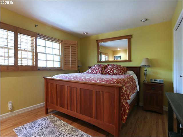 5331 Southwest Santa Monica Court Portland, OR 97221 - Photo 8 of 16