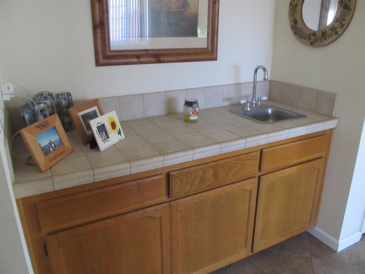 3598 Oakleaf Court Spring Valley, CA 91977 - Photo 7 of 25 wet bar