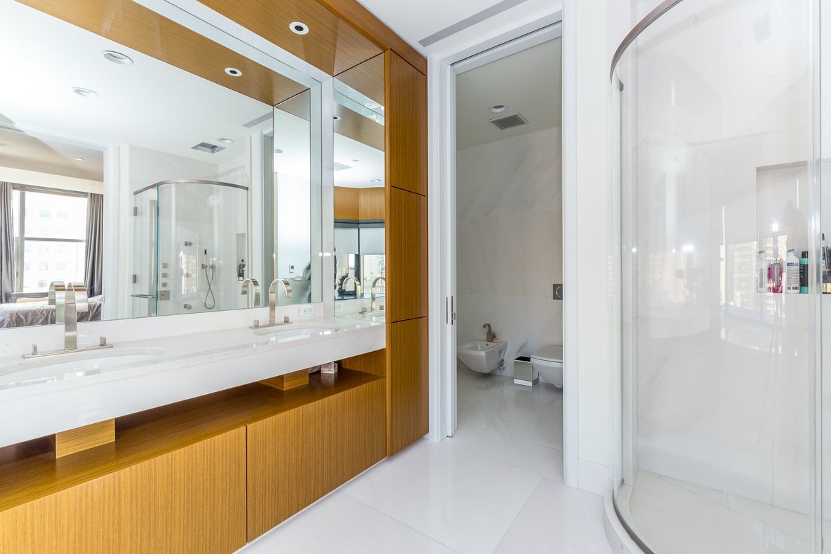 50 United Nations Plaza, Unit 24A Manhattan, NY 10017 - Photo 12 of 16