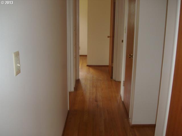2111 Southeast 158th Avenue Portland, OR 97233 - Photo 5 of 16