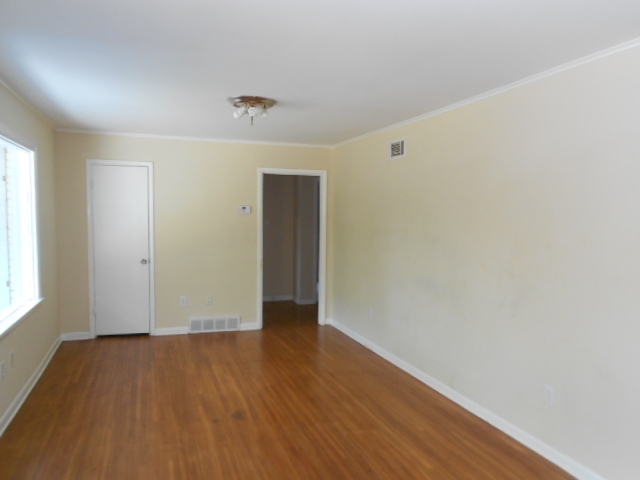 5074 Flamingo Road Memphis, TN 38117 - Photo 2 of 18