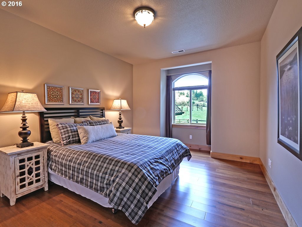 9741 Northwest Kaiser Road Portland, OR 97231 - Photo 3 of 32 Gallery Image 3