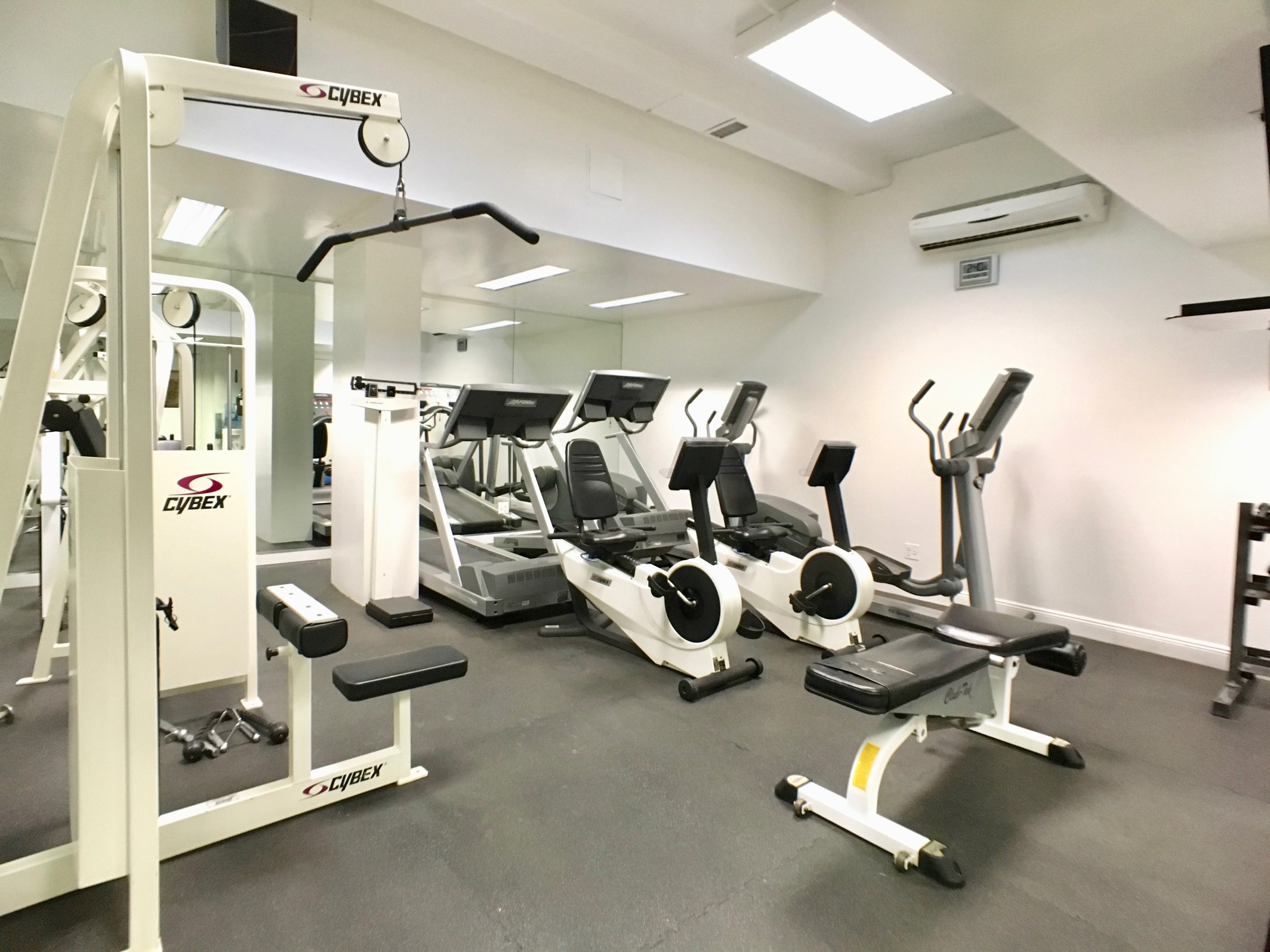 155 East 76th Street, Unit 2C Manhattan, NY 10021 - Photo 8 of 10