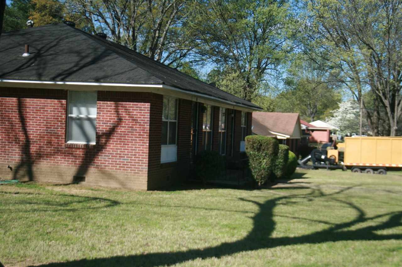 353 Dreger Road Memphis, TN 38109 - Photo 3 of 11