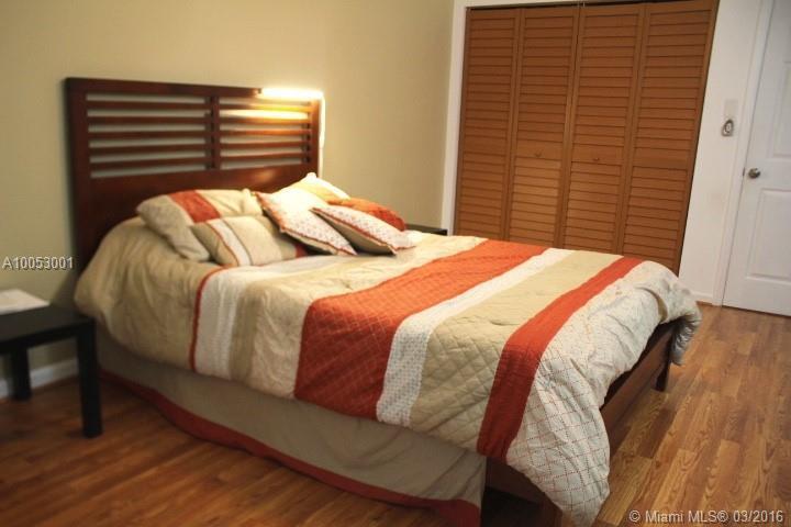9712 Southwest 133rd Place Miami, FL 33186 - Photo 6 of 7