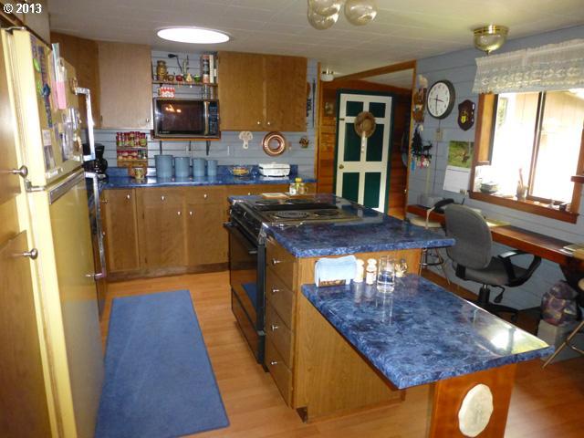 32881 Hillside Acres Road Gold Beach, OR 97444 - Photo 5 of 16