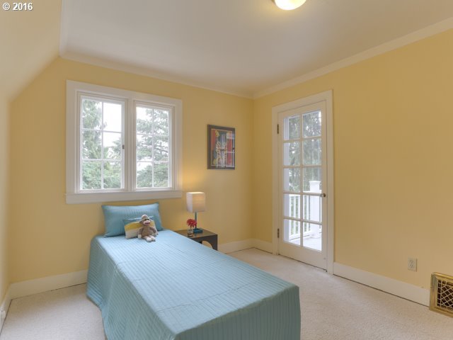 2945 Southwest Fairview Boulevard Portland, OR 97205 - Photo 20 of 30 Gallery Image 20