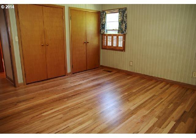 4659 Southwest Maplewood Road Portland, OR 97219 - Photo 9 of 16 Gallery Image 9
