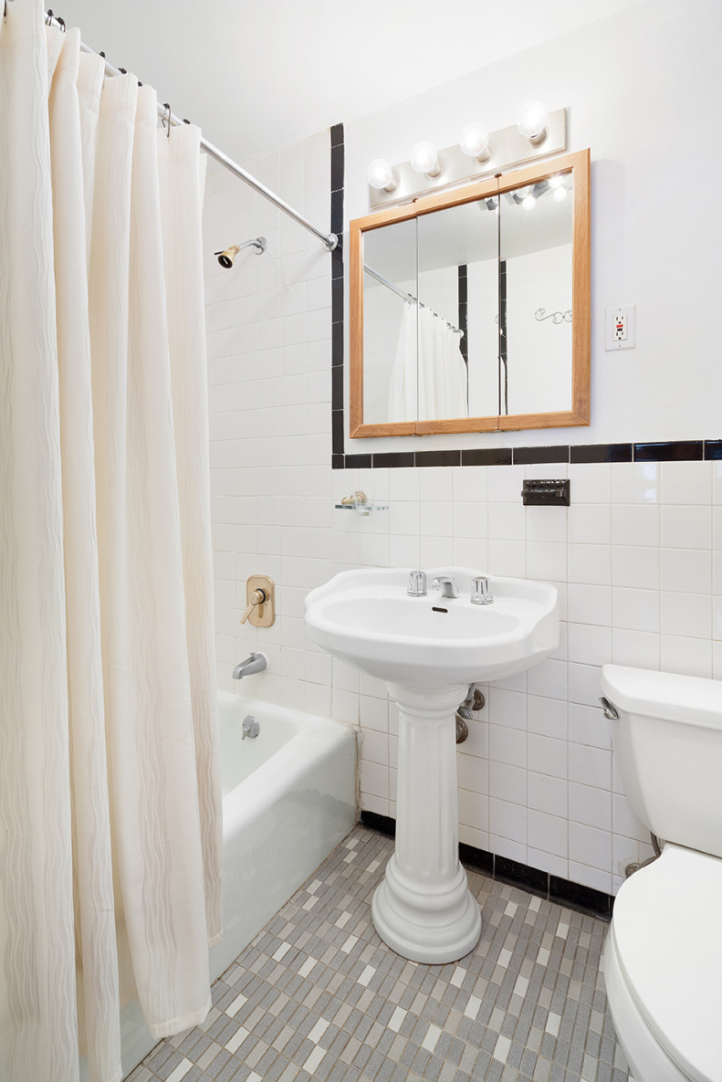 137 West 80th Street, Unit 4B Manhattan, NY 10024 - Photo 5 of 6