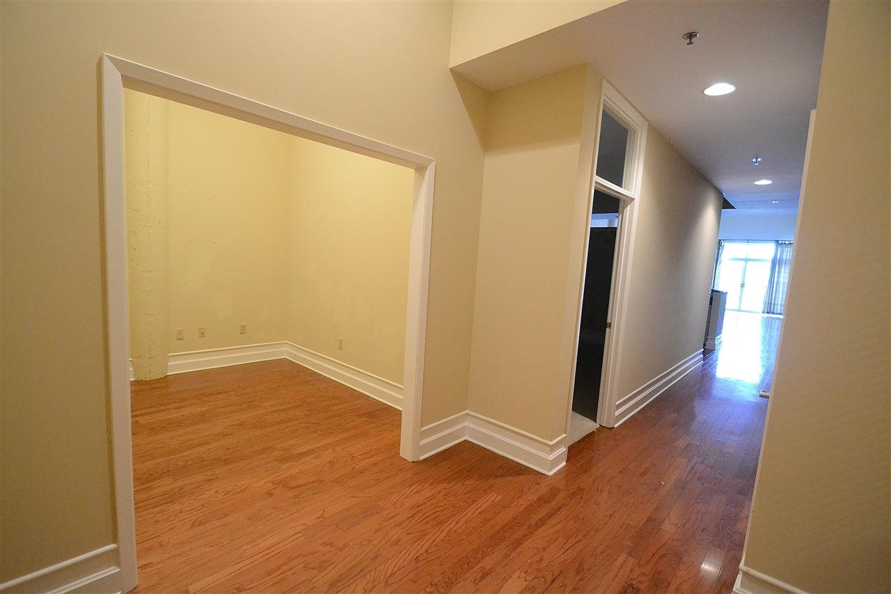 648 Riverside Drive, Unit 212 Memphis, TN 38103 - Photo 10 of 25