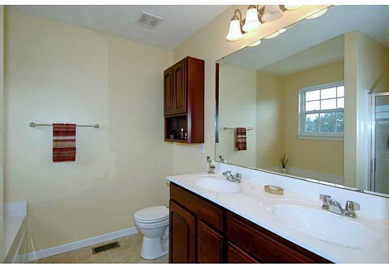 127 Walnut Drive McKees Rocks, PA 15136 - Photo 12 of 25 Gallery Image 12