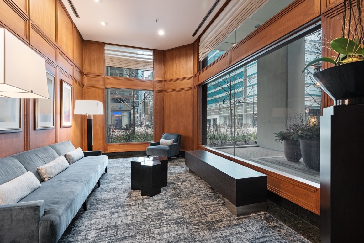 400 E Ohio St, Chicago, IL 60611 - Photo 3 of 4