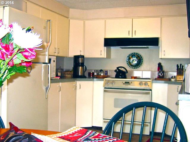 173 Northeast Bridgeton Road, Unit 9 Portland, OR 97211 - Photo 9 of 16 Gallery Image 9