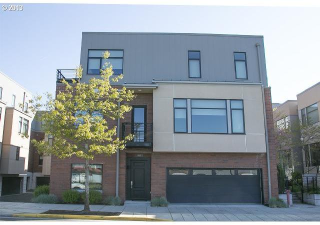 1618 Northwest Riverscape Street Portland, OR 97209 - Photo 2 of 8 Gallery Image 2