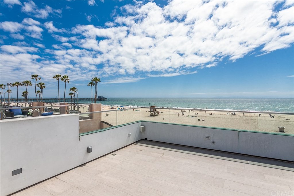 2410 West Oceanfront Newport Beach, CA 92663 - Photo 4 of 12