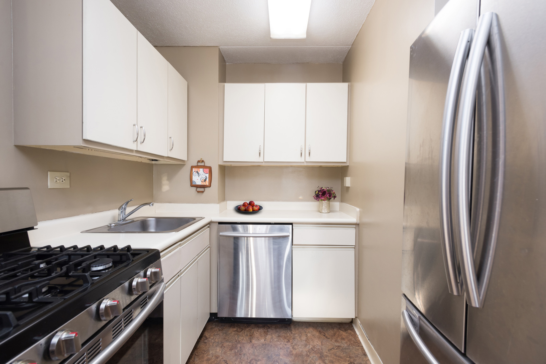 300 West 110th Street, Unit 10K Manhattan, NY 10026 - Photo 2 of 5