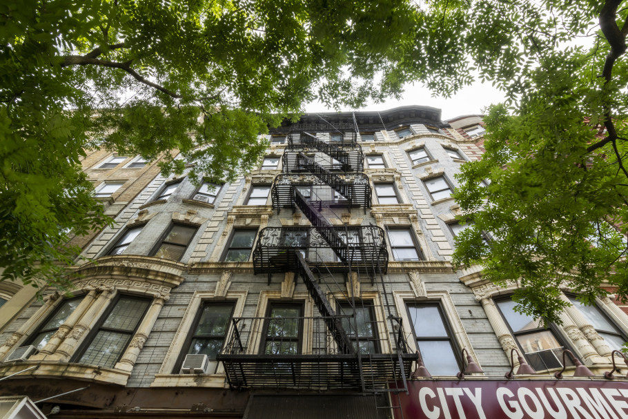 238 E 14th St, Manhattan, NY 10003 - Photo 1 of 2