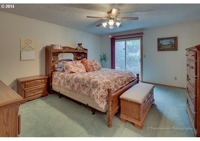2235 Southeast Barnes Road Gresham, OR 97080 - Photo 11 of 16 Gallery Image 11