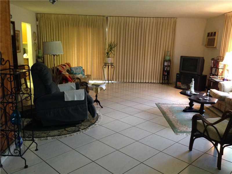 7981 Southwest 89th Terrace Miami, FL 33156 - Photo 3 of 8