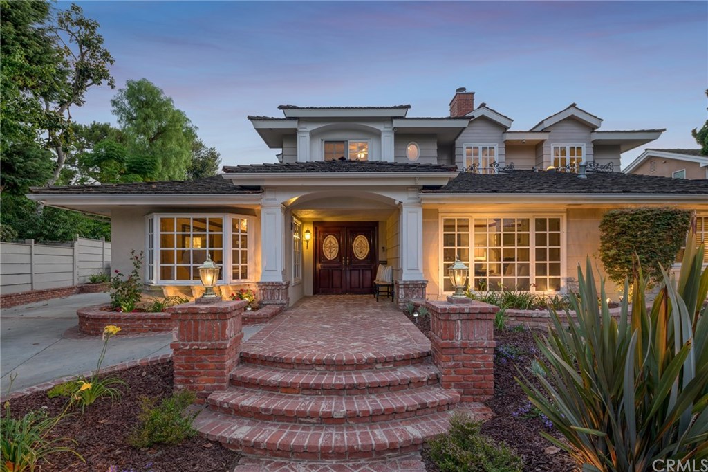 1437 La Perla Avenue Long Beach, CA 90815 - Photo 4 of 43