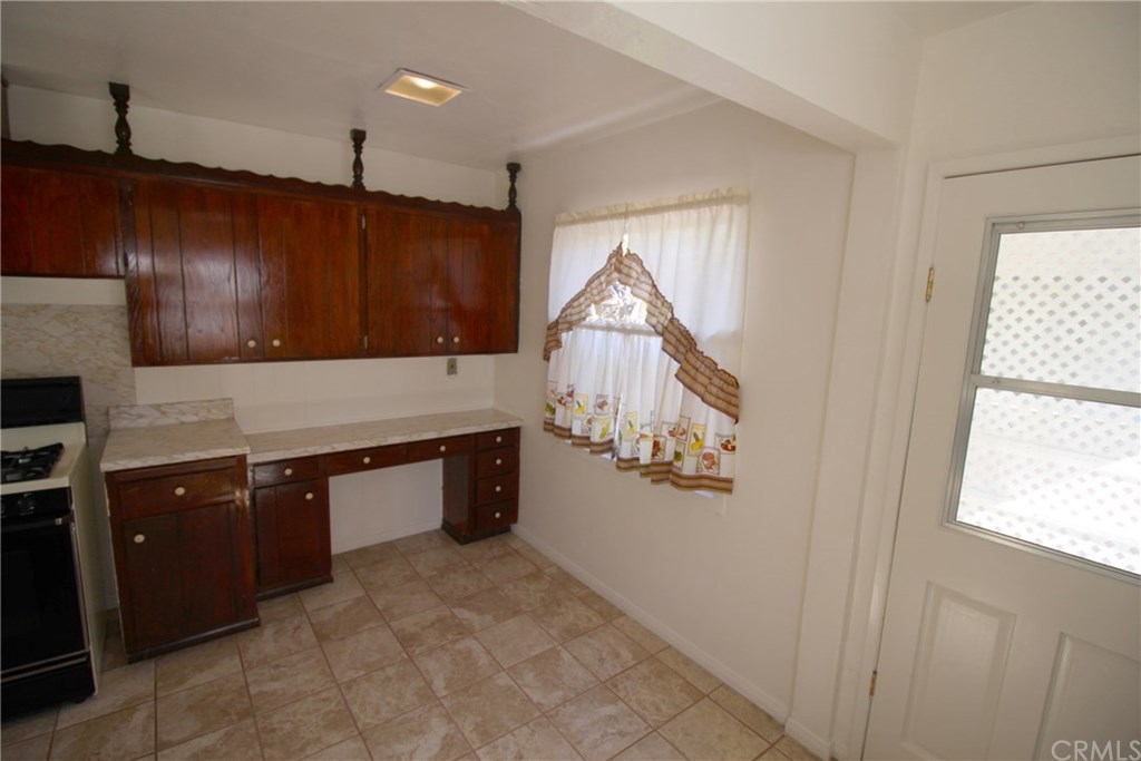 14101 1/2 Anderson Place Paramount, CA 90723 - Photo 8 of 33