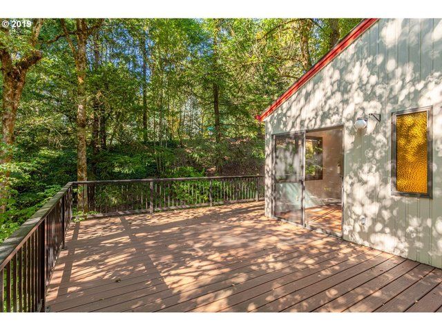 9 Pericles, Lake Oswego, OR 97035 Compass