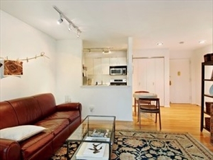 445 West 19th Street, Unit 5G Manhattan, NY 10011 - Photo 2 of 4