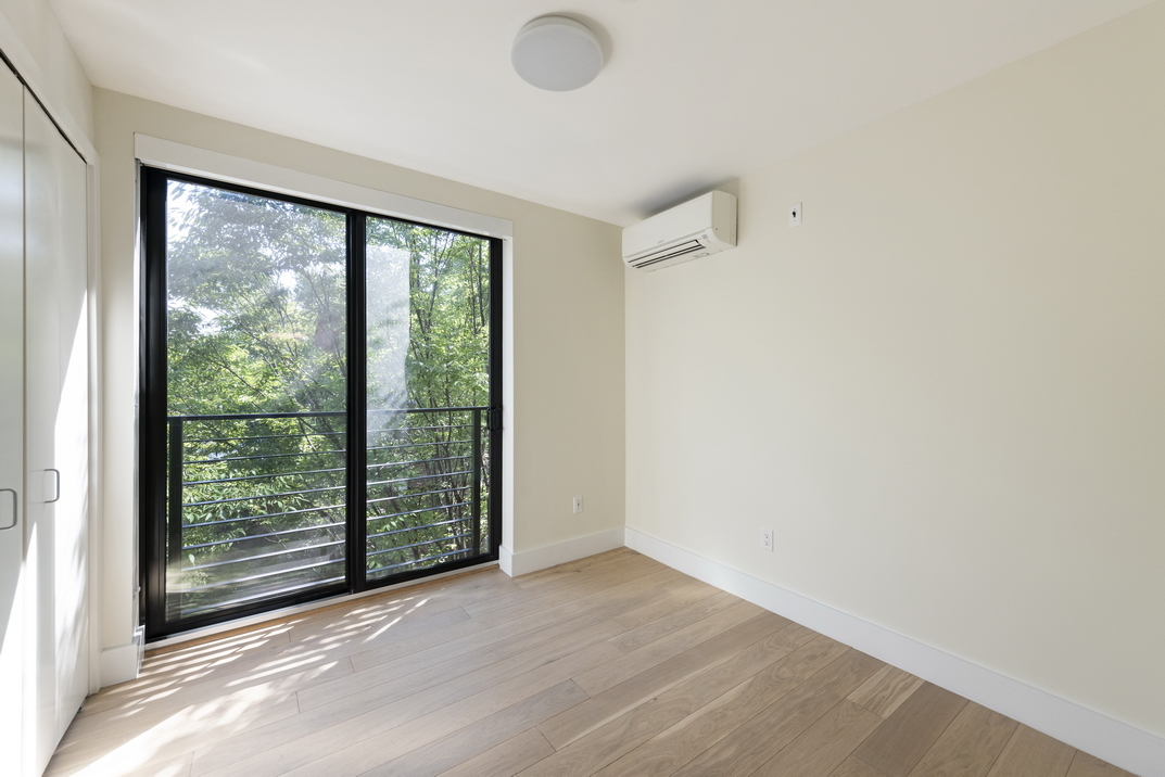 42 Orient Avenue, Unit 2B Brooklyn, NY 11211 - Photo 6 of 15