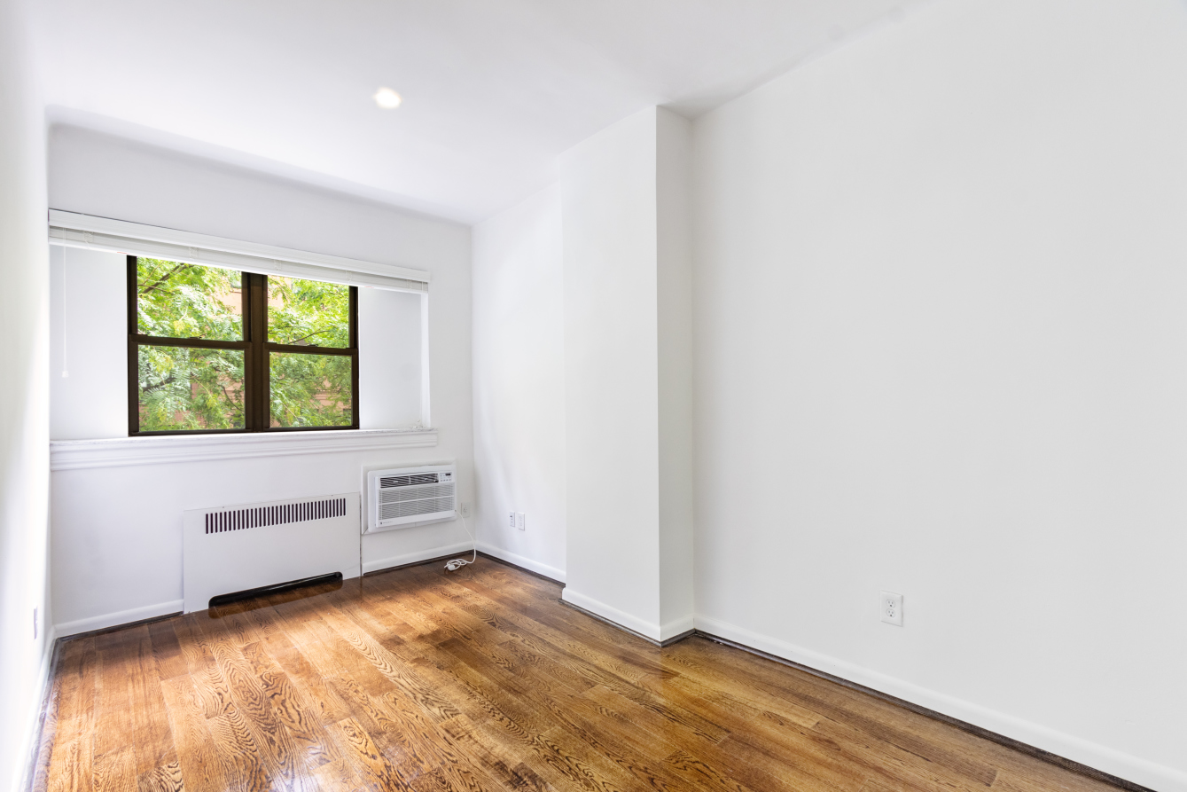 160 East 74th Street, Unit 2 Manhattan, NY 10021 - Photo 3 of 6
