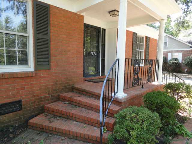 5177 Walnut Grove Road Memphis, TN 38117 - Photo 2 of 25 Recent roof * double stairs entry