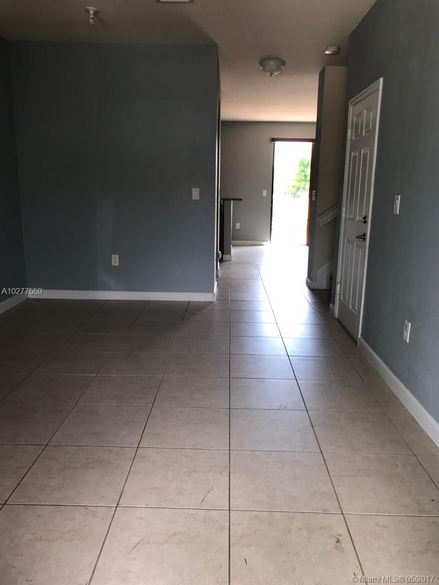 16454 Southwest 42nd Terrace Miami, FL 33185 - Photo 8 of 17
