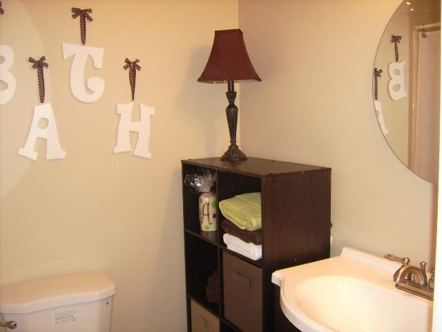 387 Shelton Road Collierville, TN 38017 - Photo 5 of 12 CUTE! CUTE! CUTE! Everything in this home has been updated.