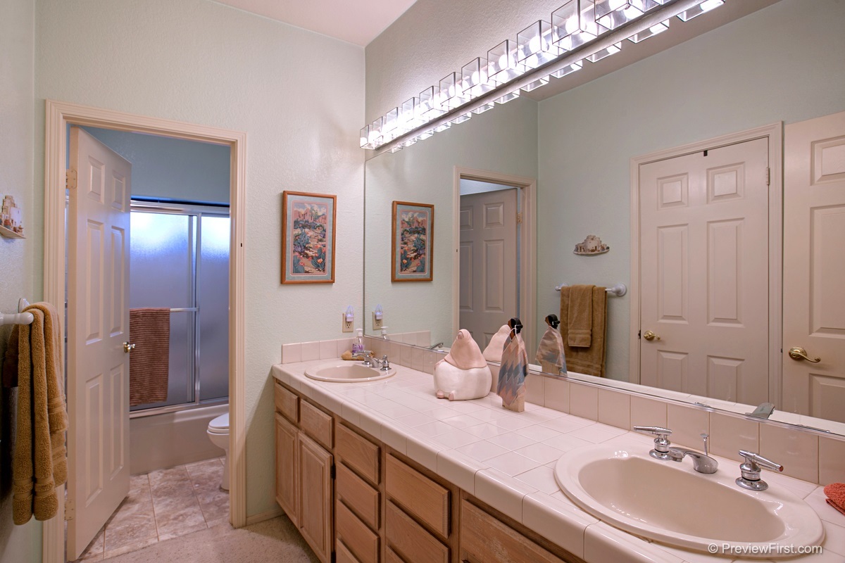 2282 Derrick Way Escondido, CA 92029 - Photo 19 of 25