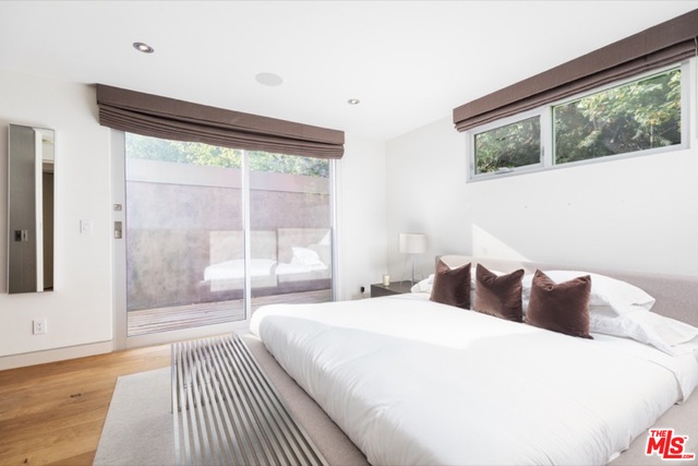 1514 Rising Glen Road Los Angeles, CA 90069 - Photo 14 of 20