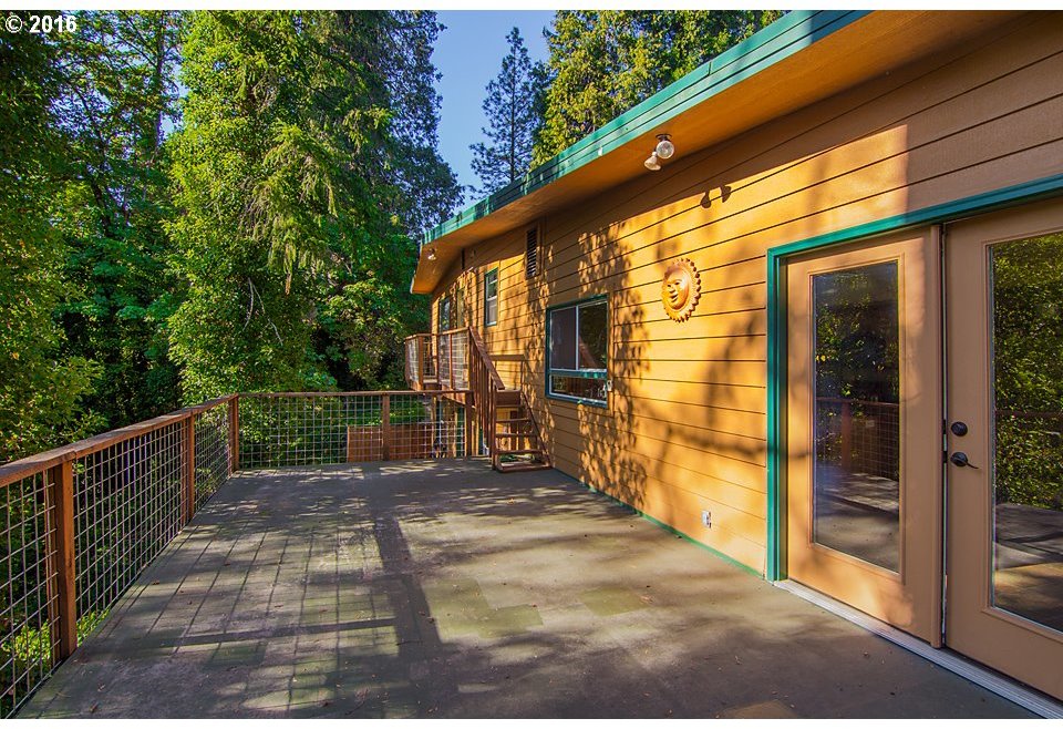 3809 Elgarose Road Roseburg, OR 97471 - Photo 16 of 32 Gallery Image 16