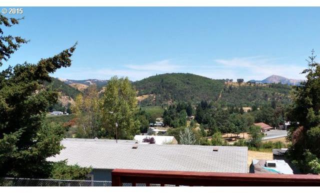 143 Northwest Brosi Orchard Road Winston, OR 97496 - Photo 3 of 12 Gallery Image 3