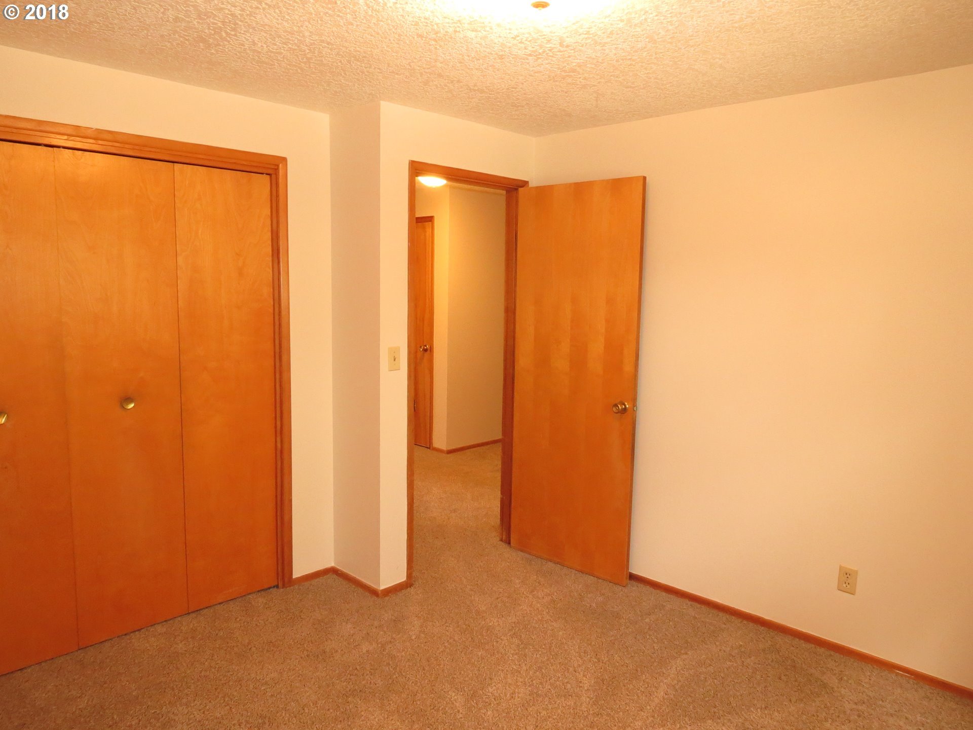 2265 Southwest Roxbury Avenue Portland, OR 97225 - Photo 16 of 29 Gallery Image 16