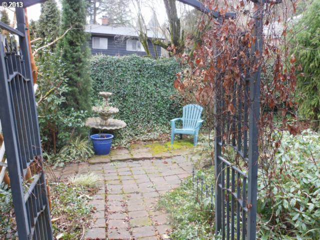 244 Southwest Idaho Street Portland, OR 97219 - Photo 15 of 15 Gallery Image 15