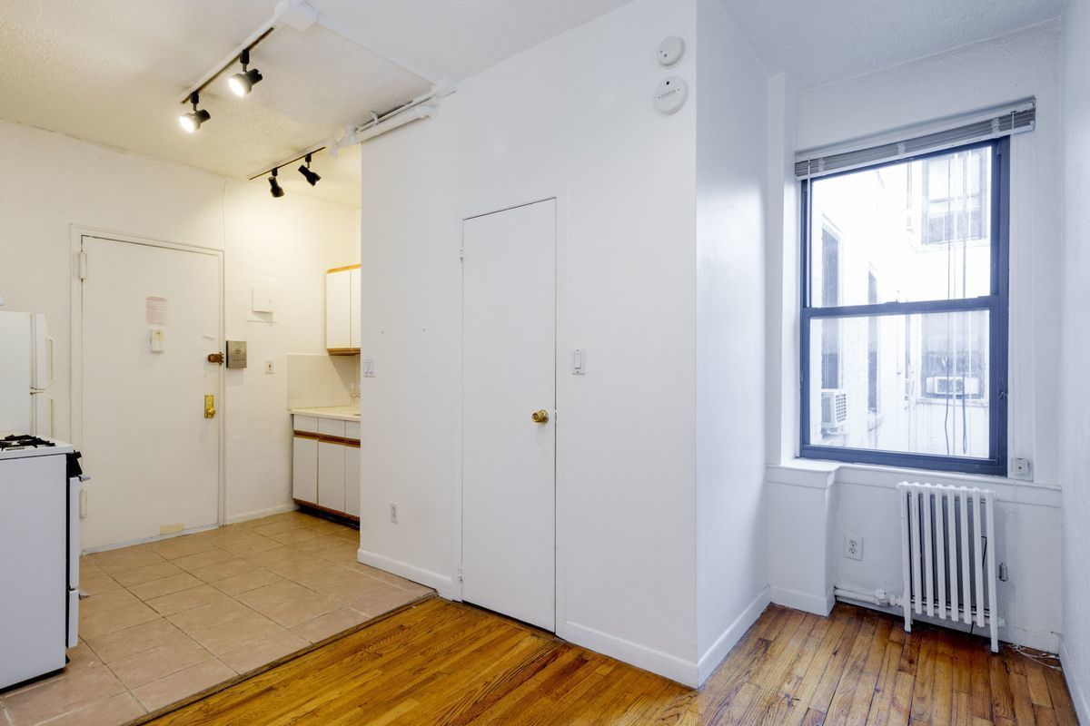 217 Thompson Street, Unit 22 Manhattan, NY 10012 - Photo 1 of 3