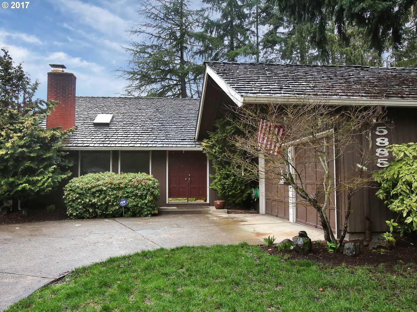 5885 Southwest Glenbrook Road Beaverton, OR 97007 - Photo 11 of 19 Gallery Image 11